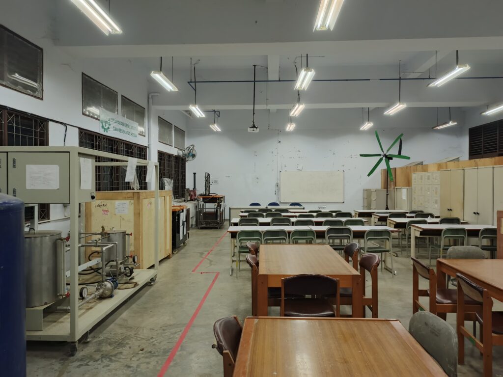 Laboratorium Mekanika Fluida